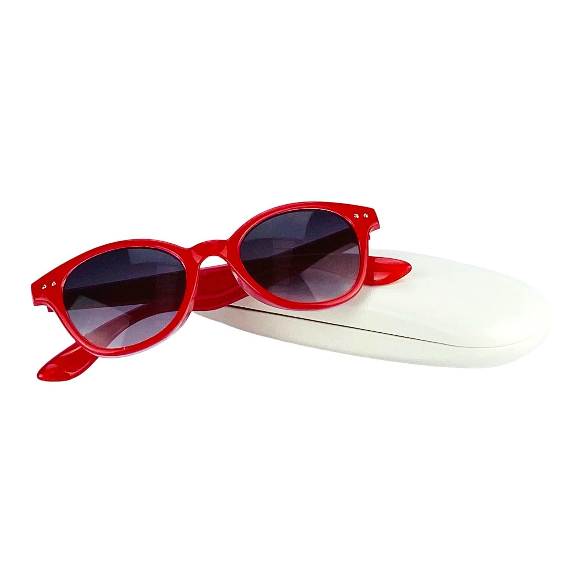 Women's sunglasses with polyamide frame. UV400 Protection gradient lenses - Red colour. Dimensions: 14 x 4.5 x 15 cm-6